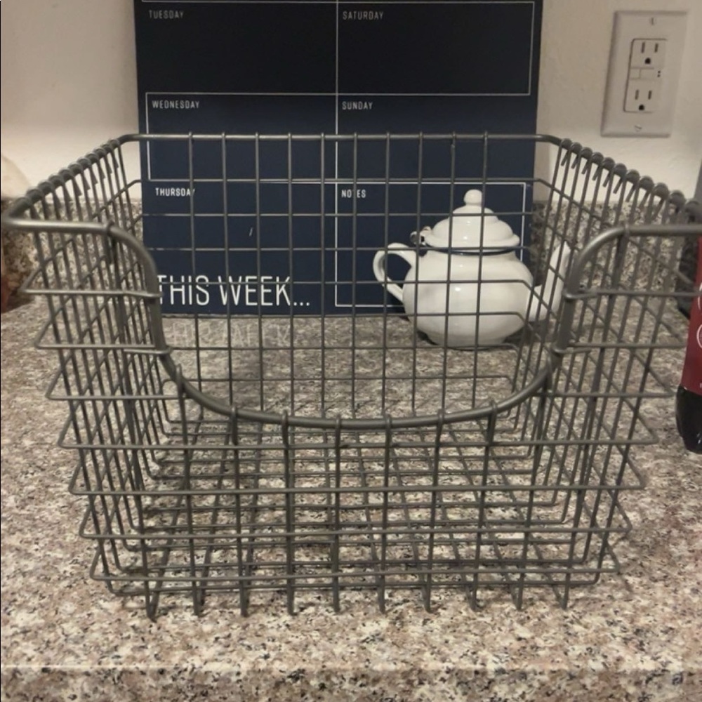 Scoop Wire Storage Basket